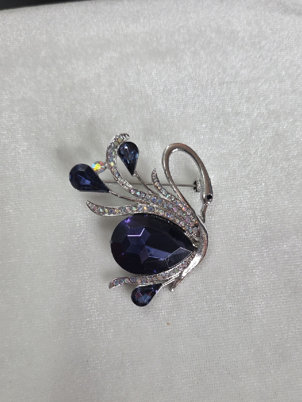 Blue Purple Rhinestone Swan Brooch Retro Style Pin Silver Tone Sparkling Elegant